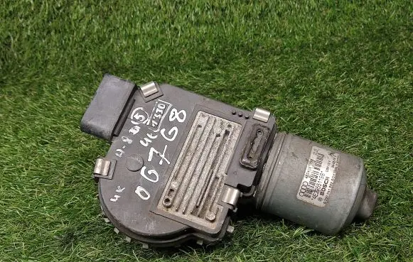 Audi A8 S8 D3 4E Wiper motor 4E2955119B 0390241852