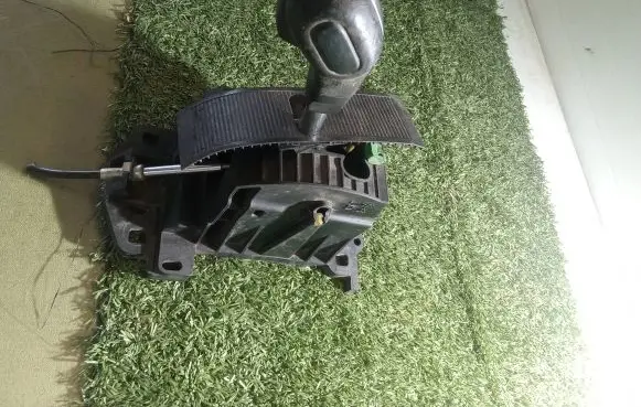 Nissan Patrol Y61 Gear shifter/selector
