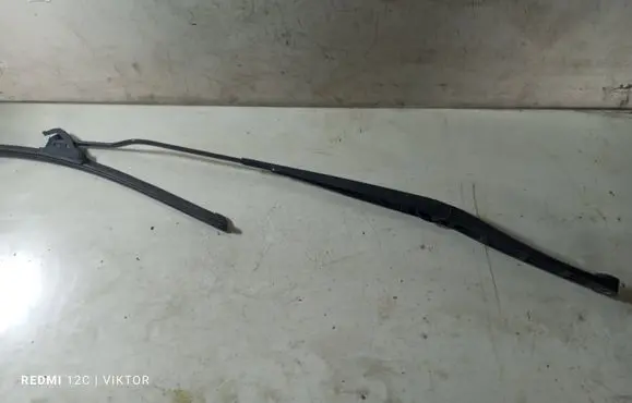 Opel Vectra C Front wiper blade arm 09185813