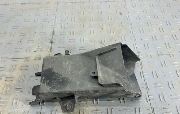 BMW 5 F10 F11 Brake cooling air channel/duct 7200798 22793115