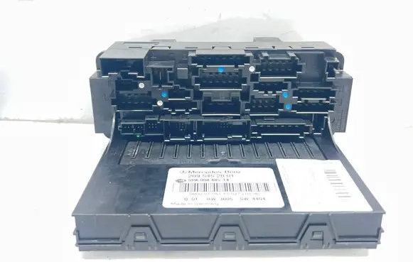 Mercedes-Benz CLK A209 C209 Fuse module 2095452801