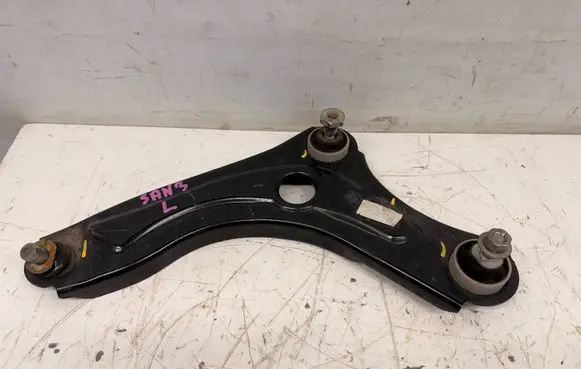 Dacia Sandero III Front lower control arm/wishbone SAN3WAH2