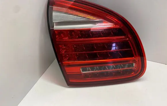 Porsche Cayenne (92A) Tailgate rear/tail lights 7P5945093L