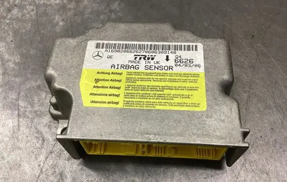 Mercedes-Benz B W245 Airbag control unit/module A1698206626