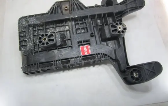 Volkswagen Golf VI Battery tray 1K0915333H