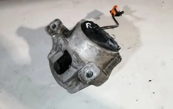 Audi A6 S6 C7 4G Engine mount bracket 8R0199381