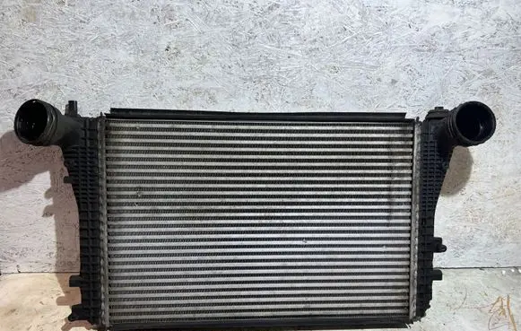 Skoda Octavia Mk2 (1Z) Intercooler radiator 1K0121345N