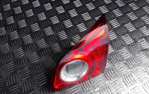 Nissan Qashqai+2 Tailgate rear/tail lights 89071064
