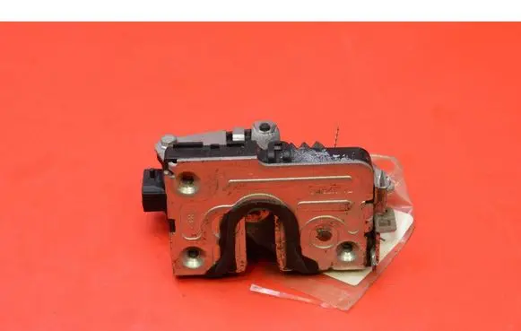 Dacia Duster Rear door lock