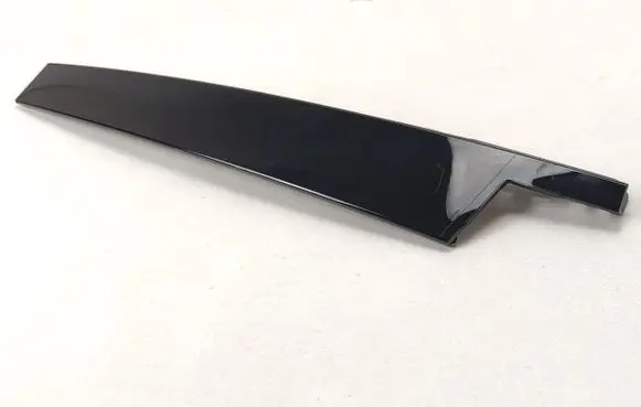 Alfa Romeo Stelvio Front door window/glass frame 156108445 260701HR1414