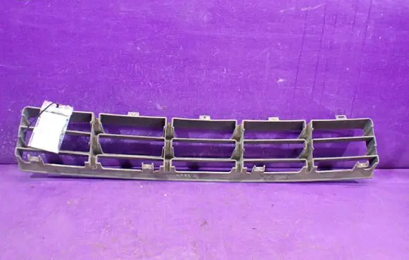 Volkswagen Golf IV Front bumper lower grill 1J0853677D