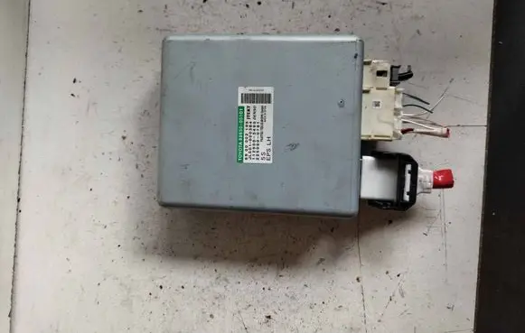 Toyota Avensis T270 Power steering control unit/module 8965005101 6900002195