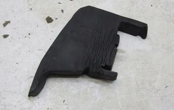 Honda Civic X Fender foam support/seal 74235-TGG-E010-M1