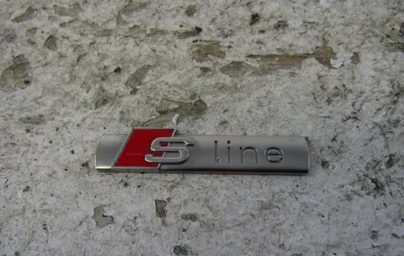 Audi A4 S4 B9 Manufacturer badge logo/emblem 8N0853601A