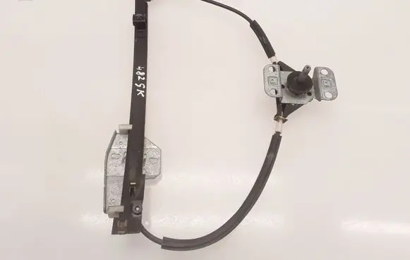 Rear door manual window regulator