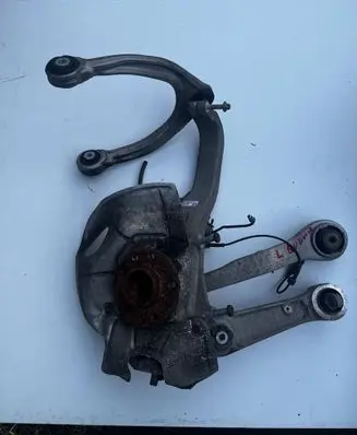 Alfa Romeo Giulia Front wheel hub spindle knuckle 00505397360 05890