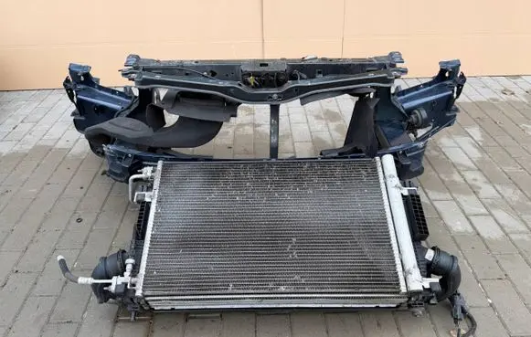 Opel Zafira C Radiator support slam panel 