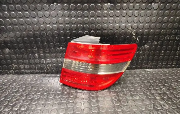 Mercedes-Benz B W245 Rear/tail lights A1698202664