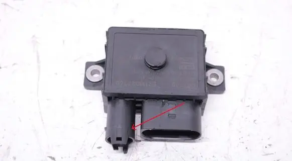 BMW 7 F01 F02 F03 F04 Glow plug pre-heat relay E2110022368 0522140702 7273897