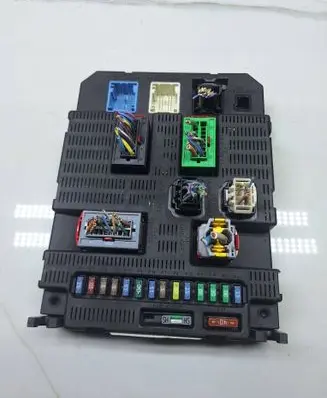 Peugeot 807 Fuse module 9659285280 1006017260106 0266578130106