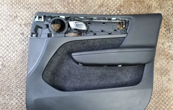 Volvo XC40 Front door card panel trim 31407682