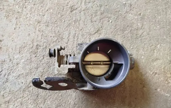 Ford Focus Throttle body valve XS4UFB 98110349 988F9B989