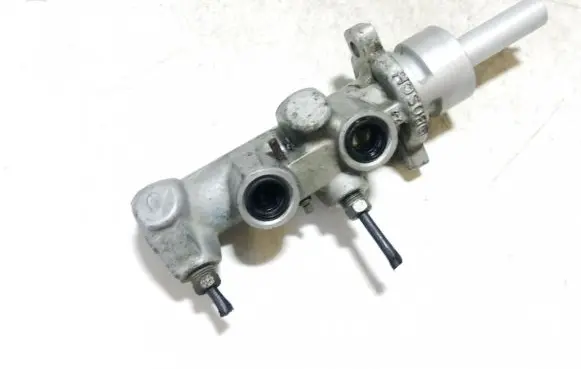 Citroen C4 I Master brake cylinder