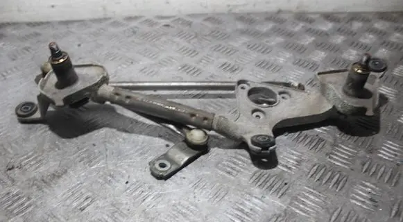 Suzuki SX4 Front wiper linkage 