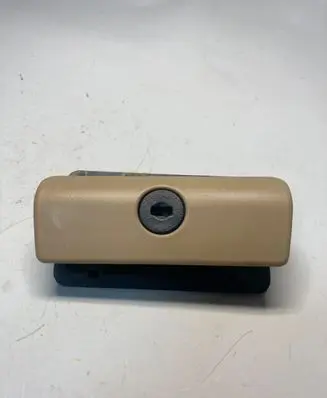 BMW X3 E83 Glove box opening button 