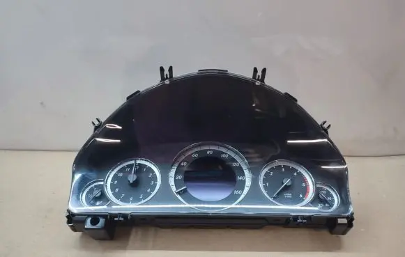 Mercedes-Benz E W212 Speedometer (instrument cluster) A2129001014
