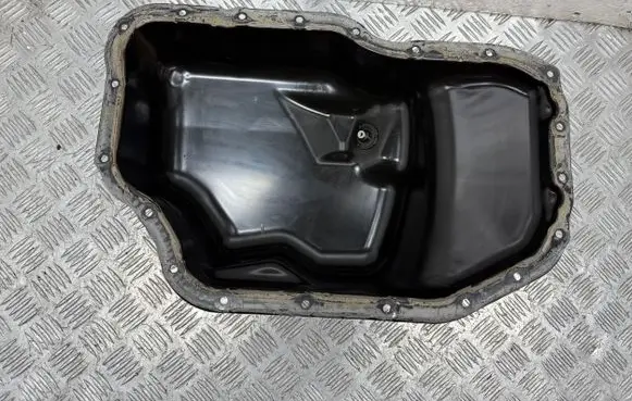 Toyota Corolla Verso AR10 Oil sump 121020R010