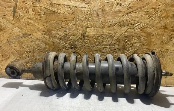 Nissan Pathfinder R51 Front shock absorber/damper