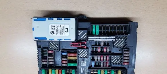 BMW 7 G11 G12 Fuse module 6837091