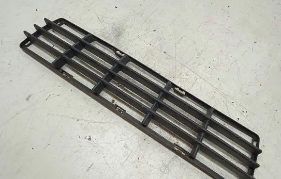 Volvo V50 Front bumper lower grill 30657006