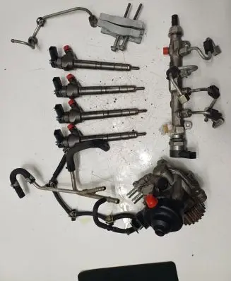 Volkswagen Golf VII Fuel injection system set 04L130277G 0445110477 0445010537