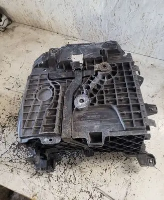 Battery box tray