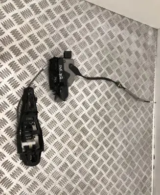 Citroen DS5 Front door lock