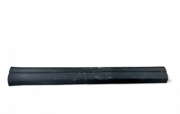 Front sill trim cover