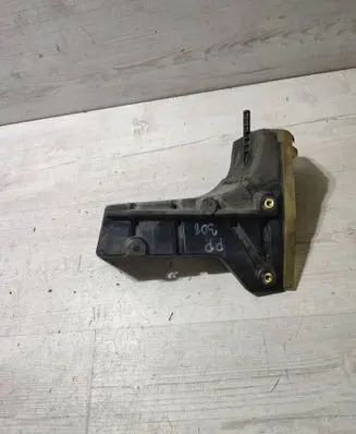 Peugeot 308 Other engine bay part 9802767880