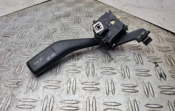 Volkswagen Golf V Indicator stalk 1K0953513