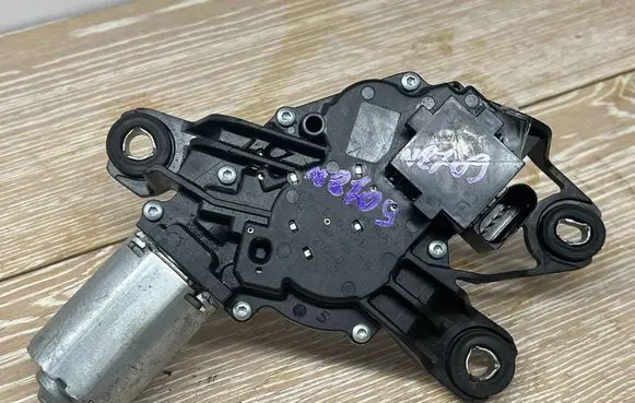 Volkswagen Touran II Rear window wiper motor 5K6955711B