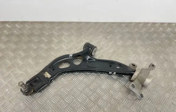 BMW 1 F40 Front lower control arm/wishbone 6879843 10353212