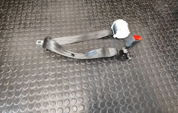 Middle seatbelt (rear)