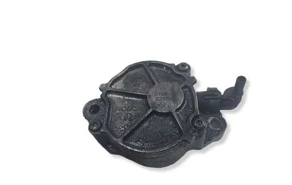 Volvo V50 Vacuum pump D156