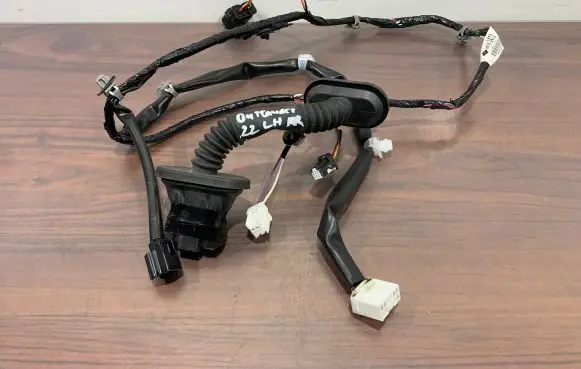 Mitsubishi Outlander IV Rear door wiring loom 8512J472