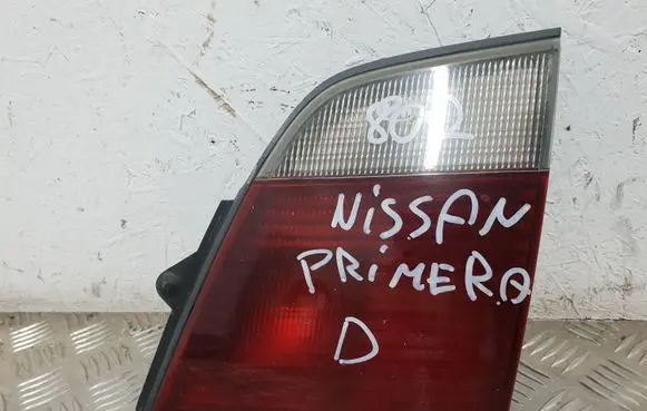 Nissan Primera Tailgate rear/tail lights 23320204