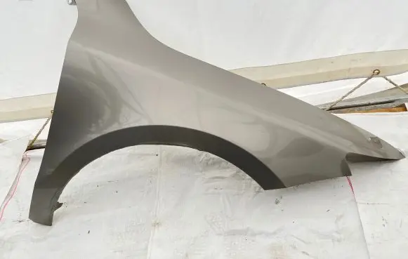 Skoda Superb B6 (3T) Fender