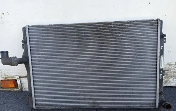 Volkswagen Golf Plus Coolant radiator 1K0121251DD