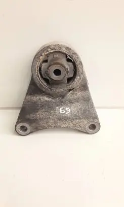 Toyota RAV 4 (XA30) Rear differential mounting bracket 