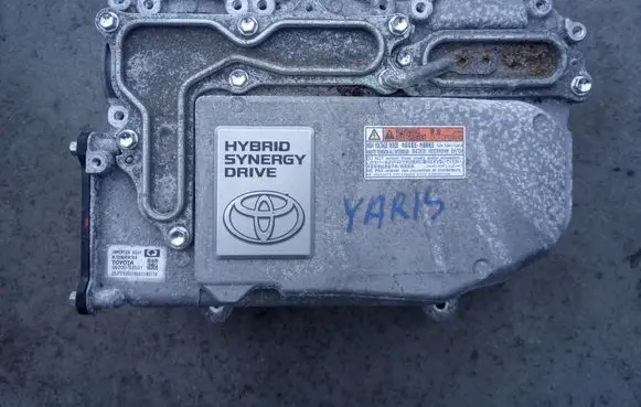 Toyota Yaris Voltage converter inverter 